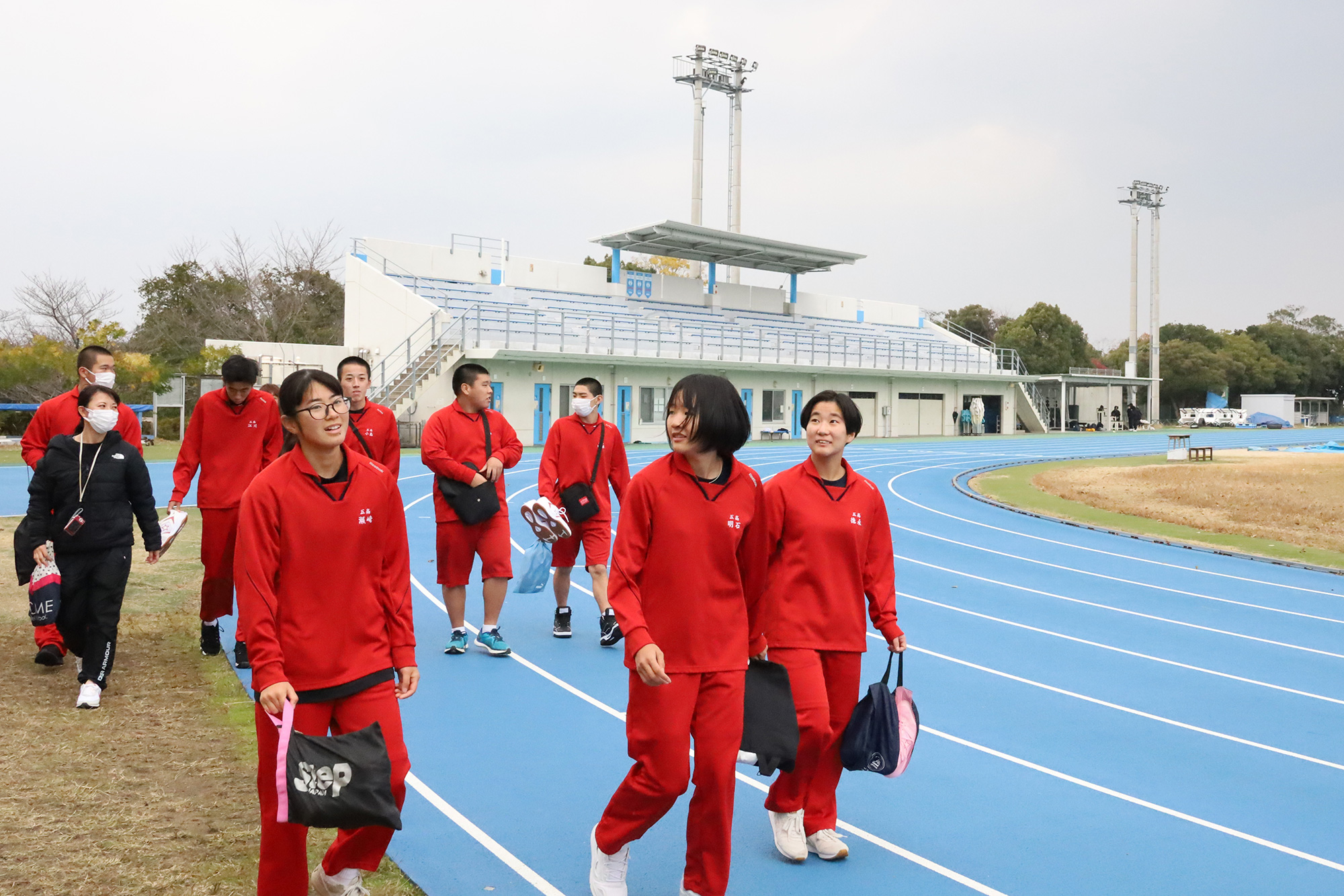 陸上競技場を見学