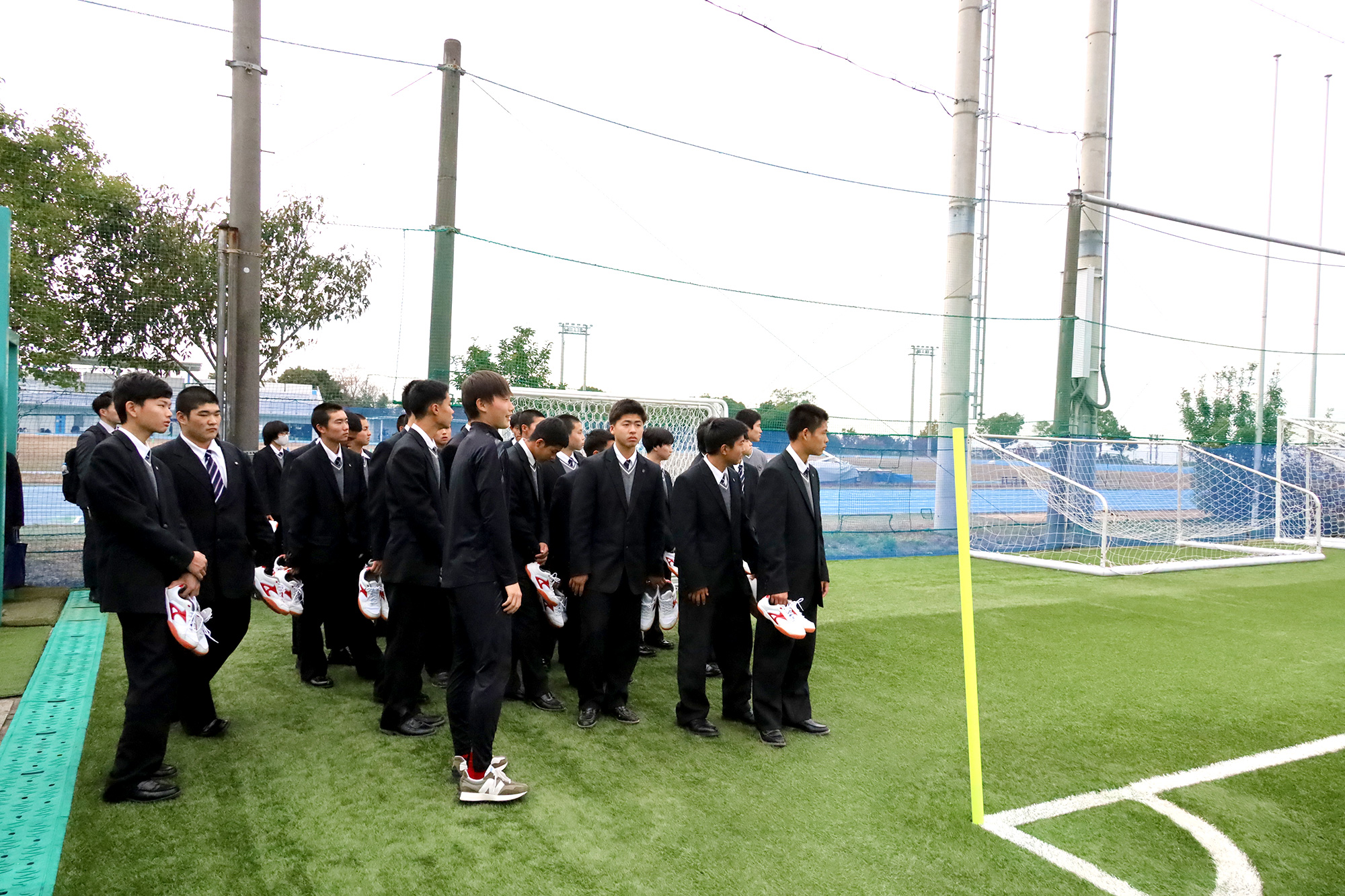サッカー場を見学