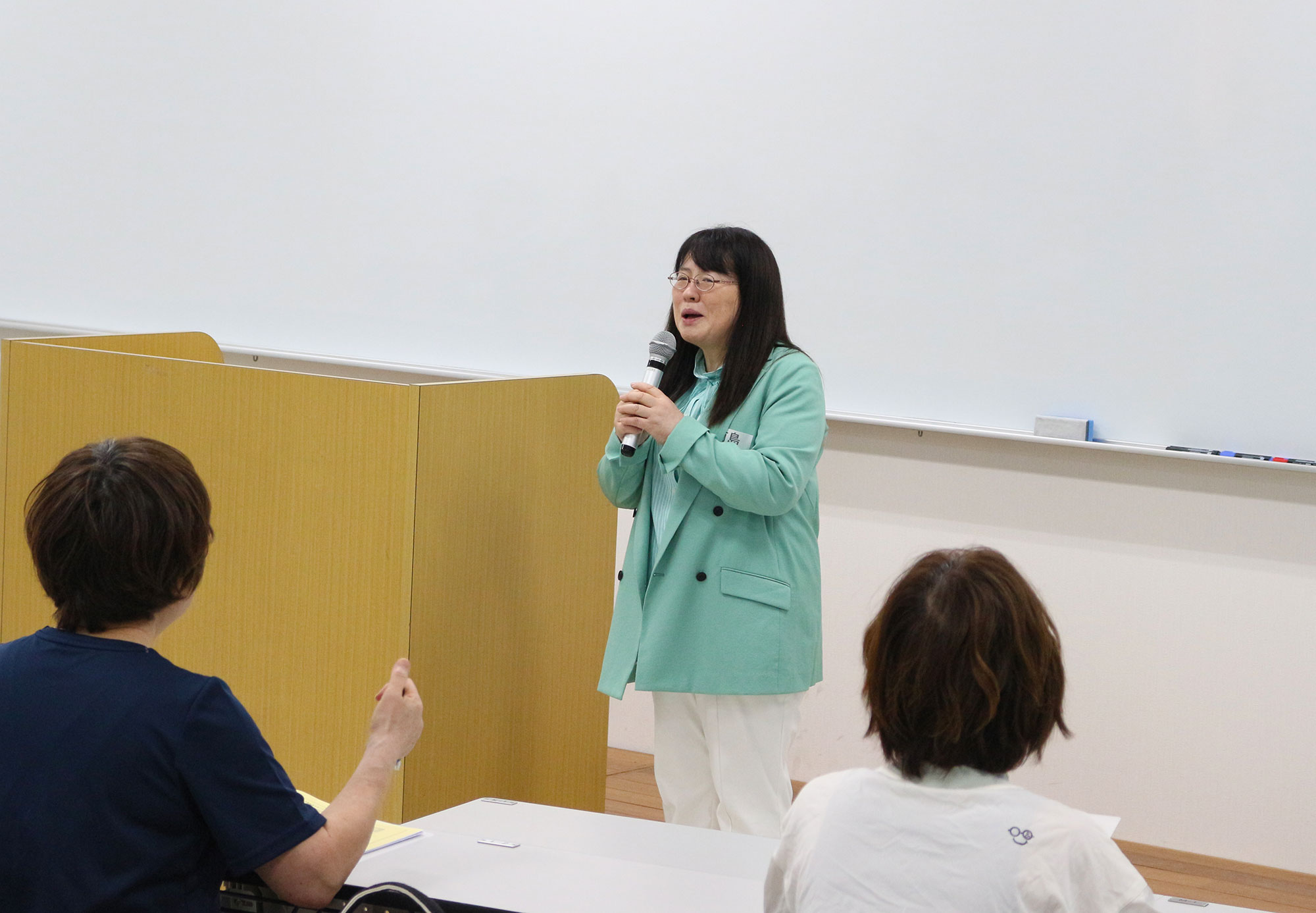 開講式であいさつする前島悦子教授(診療所内科部長)