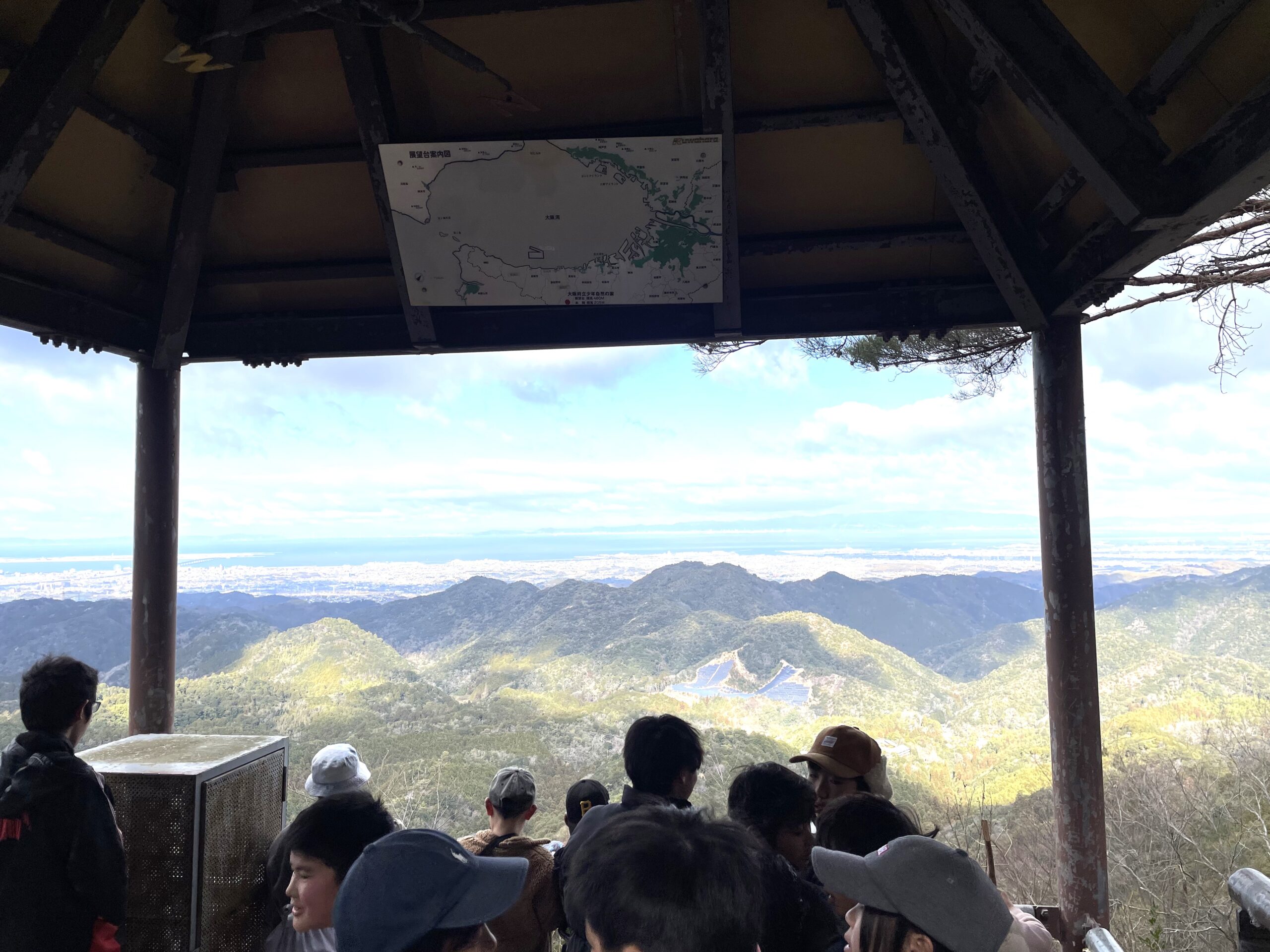 ゴールの展望台。頑張って登ったご褒美に、きれいな景色が広がる