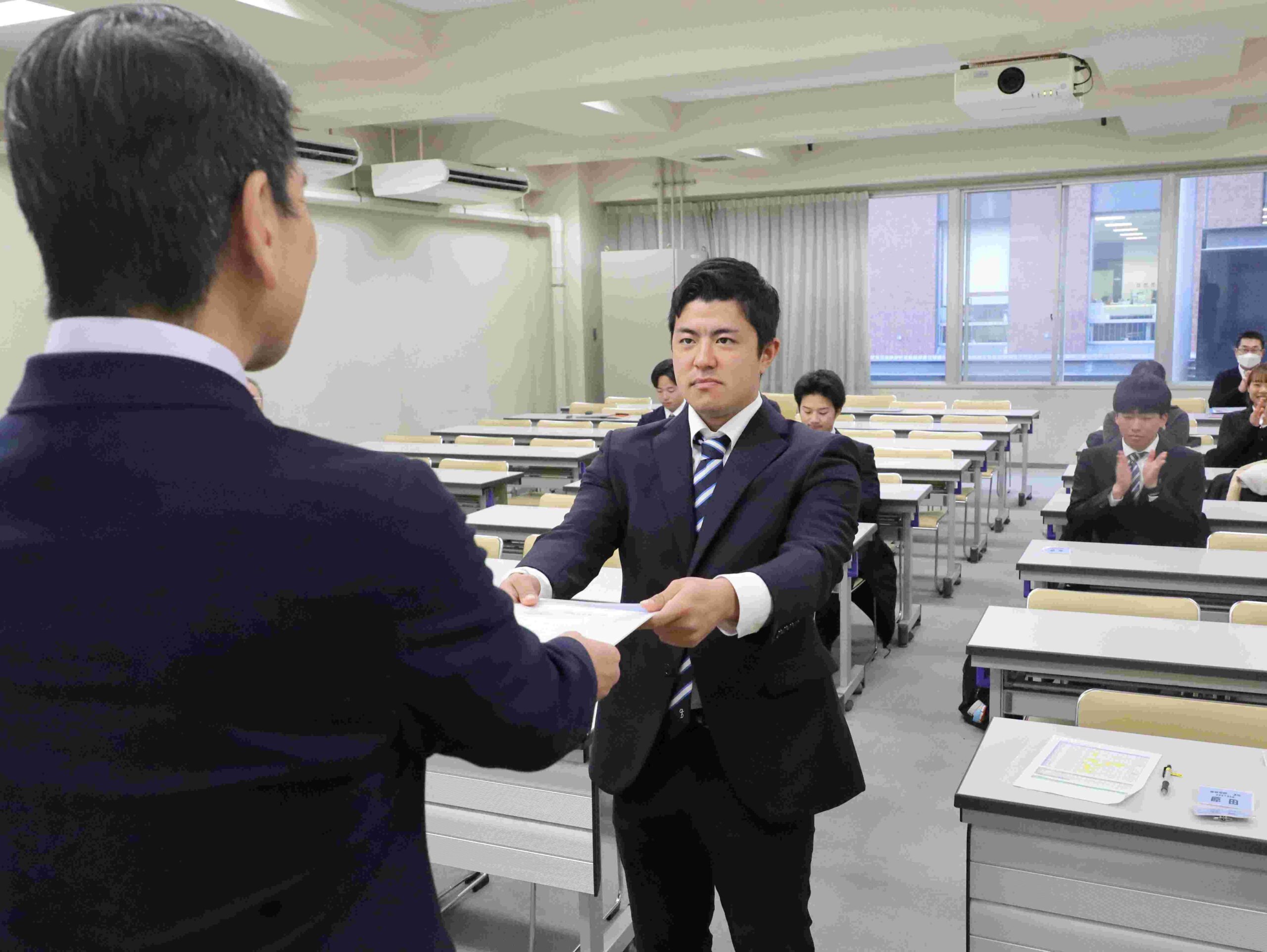 石田空さん（広島・瀬戸内）＝貝塚市立中学校野球部を指導