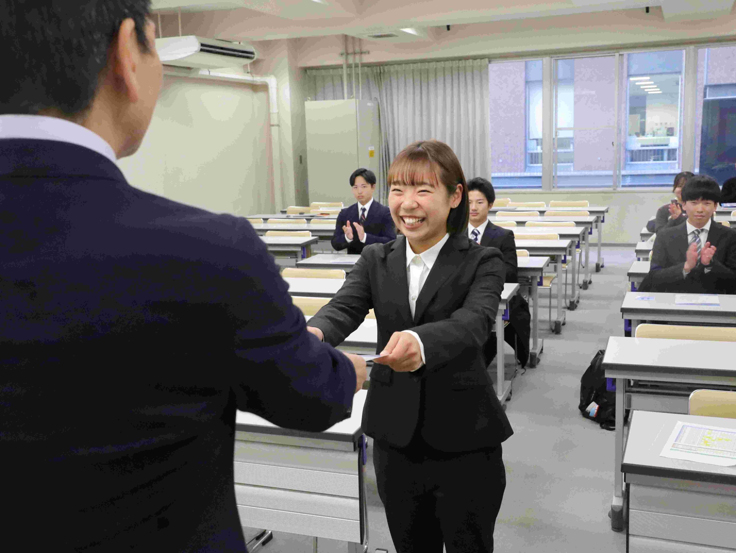 西岡渚沙さん（大阪・金蘭会）