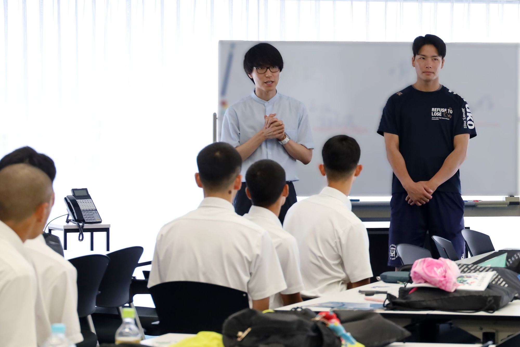 大学で学んだことが今の自分に活きていると話す山本聖也さん(体育学部体育科教育コース 卒業/大学院スポーツ科学研究科 修了)