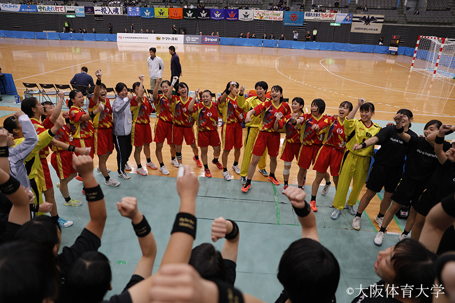 決勝の試合前でも、いつも通りリラックスした表情を見せる選手たち